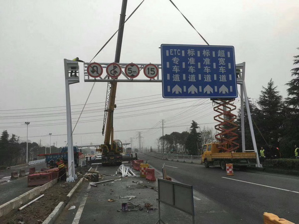 ���̰���