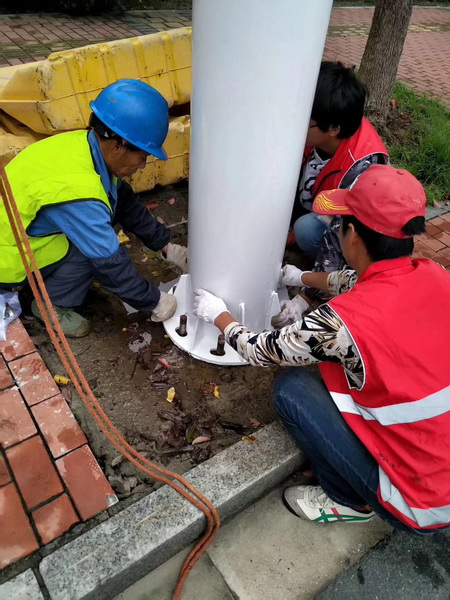 ���̰���