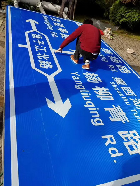 ���̰���