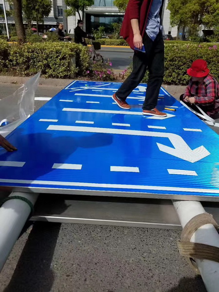 ���̰���