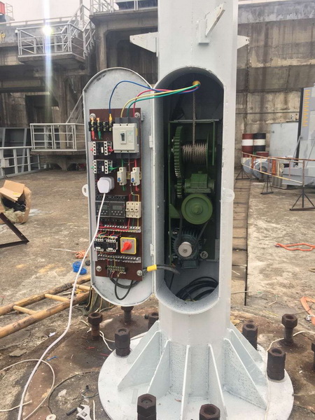 ���̰���