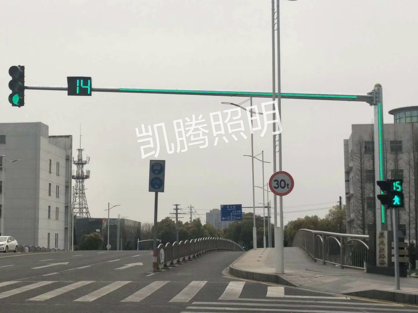 ���Ӿ����