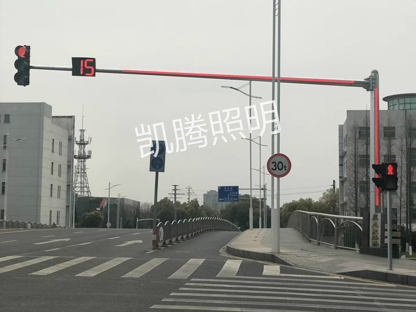 ���Ӿ����